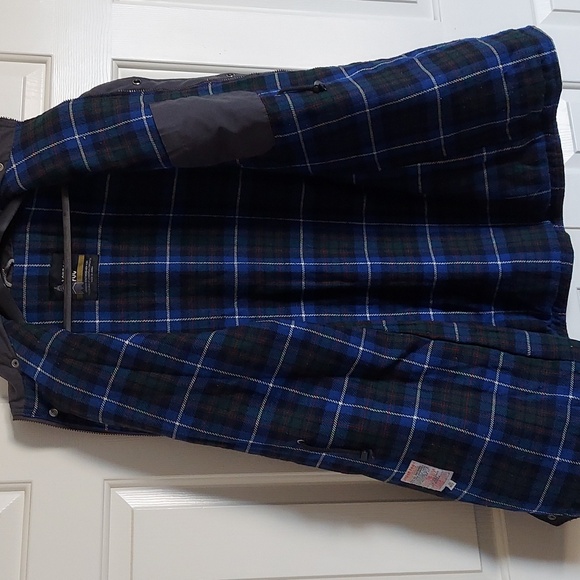 London Fog Winter Jacket. Size 42Reg. Beautifully lined warm winter jacket. - Picture 2 of 5